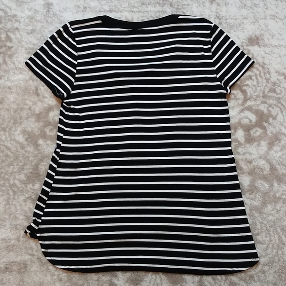 Women's Cable&Gauge Striped Blouse, size Med, blk&wht, in NEW CONDITION! - Picture 4 of 4
